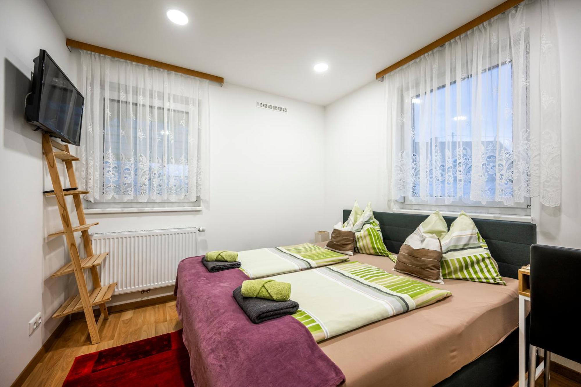 Die Schlafstube - Bed&Breakfast Zeltweg Exterior foto