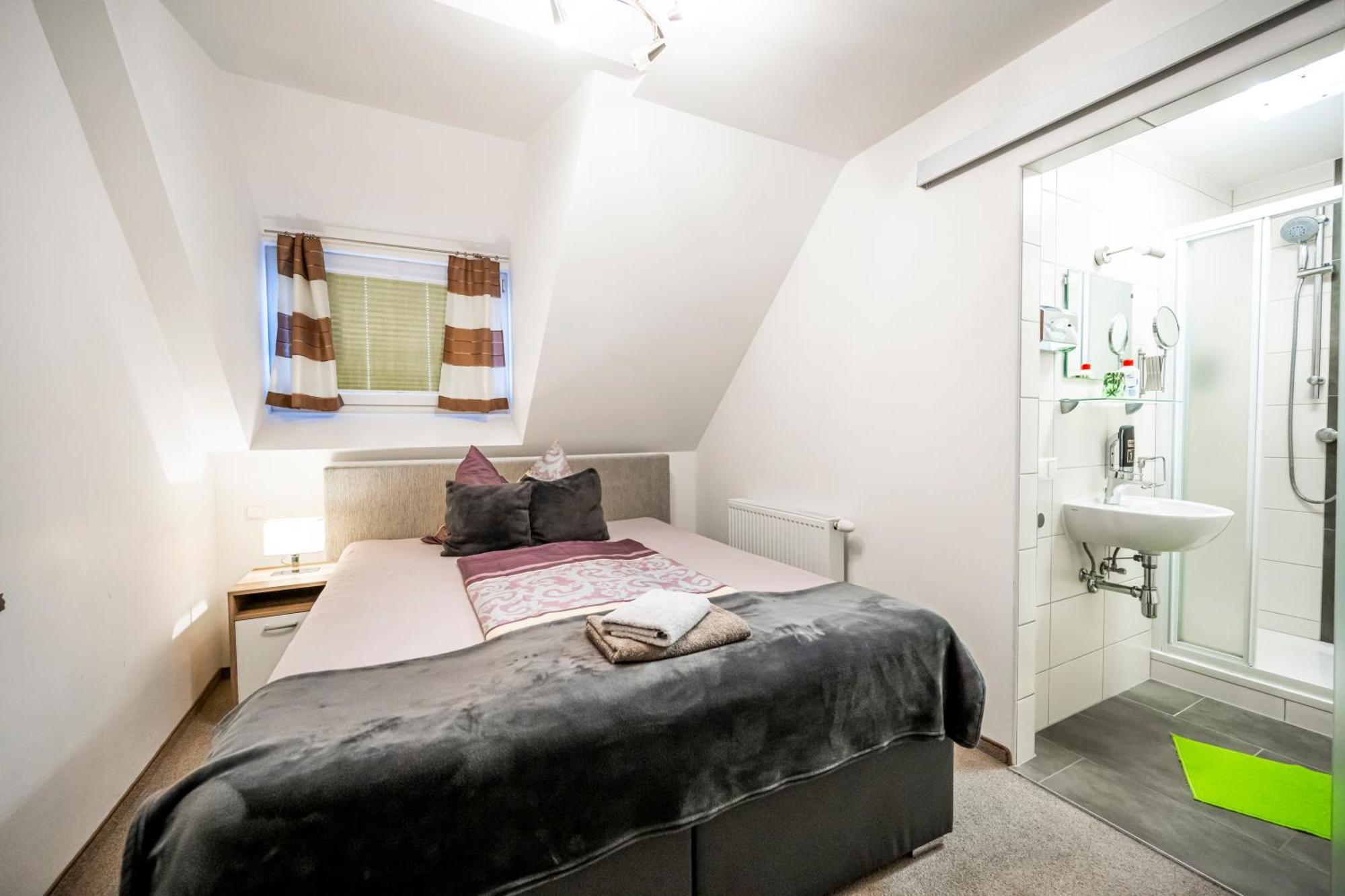 Die Schlafstube - Bed&Breakfast Zeltweg Exterior foto